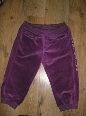 SUPER PRET ! Super pantaloni 3 /4 Rare made in Italy gen Juicy Couture sz m, catifea mov intens , foarte lejeri foto