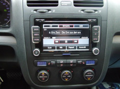CD PLAYER RCD 510 ORIGINAL VW JETTA CU MAGAZIE CD -MP3-SLOT CARD TOUCHSCREEN foto