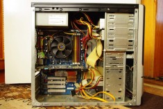 IEFTIN - unitate PC sistem AMD 64bit 4800+ dual core 2.50GHz , HDD 200GB SATA, 4GB DDR2, 512MB video gaming - CEL MAI MIC PRET foto