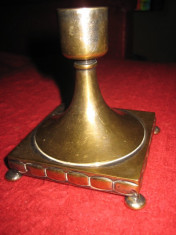 Sfesnic mic alama vechi marcaj- CGH-NSX, inaltime 10 cm, baza patrata 8 cm, fost argintat, in patina timpului. foto