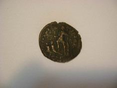 moneda bronz Constantius II, bronzAE2, FEL TEMP REPARATIO, imparatul cu doi captivi, monetaria HeracleaSMHB intre 348-351 AD foto
