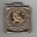 C337 Medalie FOTBAL -marime cca 45x50 mm, greutatea aprox 21 gr. -starea care se vede