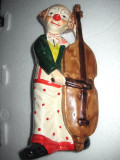 Statuieta din portelan sau ceramica- Clown cu violoncel