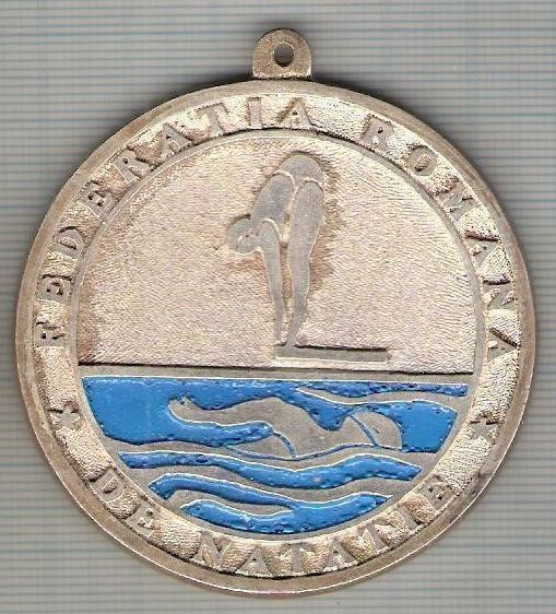 C365 Medalie FEDERATIA ROMANA DE NATATIE -Locul II -marime cca 60X66mm, gr. aprox 47 gr. -starea ce se vede