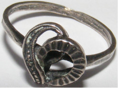 Inel vechi din argint in forma de inima (1) - de colectie foto