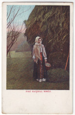 256 - Ethnic WOMAN - old postcard - unused foto