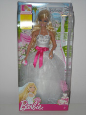 Papusa Barbie mireasa foto