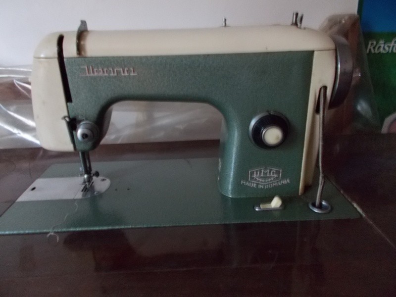 masina de cusut ILEANA-MADE IN ROMANIA CUGIR-AN FABRICATIE 1960 ...