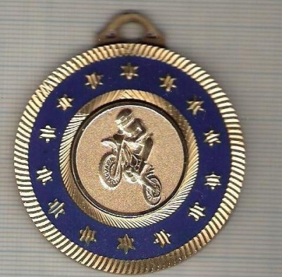 C415 Medalie motociclism -National Motocross Academy 2002-cutie originala -marime cca 60X66 mm, gr. aprox 48 gr. -starea care se vede foto
