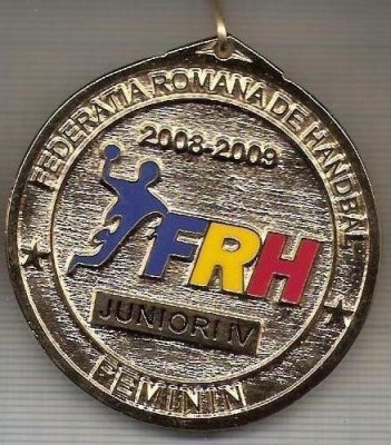C470 Medalie FEDERATIA ROMANA DE HANDBAL -Feminin -Juniori IV 2008-2009, panglica tricolora,-marime 53x56 mm, gr. aprox. 45 gr.-starea care se vede foto
