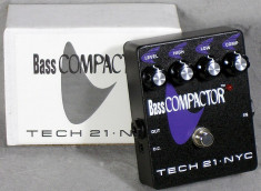 BASS COMPACTOR TECH 21 foto