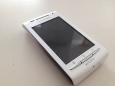 SONY ERICSSON XPERIA X8 WHITE = SECOND HAND = STARE FOARTE BUNA= POZE REALE = PRET:349RON foto