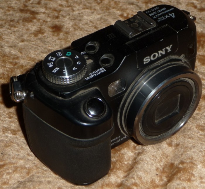 Sony DSC-V3 cu LCD-ul spart si Fara accesorii. Poze reale. foto mare Sony DSC-V3 cu LCD-ul spart si Fara accesorii. Poze reale. foto mare
