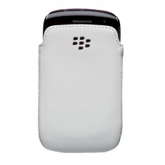 Husa BlackBerry Bold Touch 9900 - Toc BlackBerry Bold Touch 9900 - BlackBerry 9930 - WHITE EDITION foto