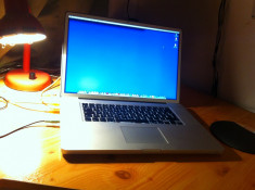 Vand MacBook Pro 17 foto
