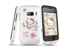 Alcatel OneTouch 918 Hello Kitty foto