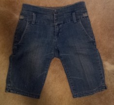SH: Blugi scurti pana la genunchi de dama de la MNG Jeans, marimea S