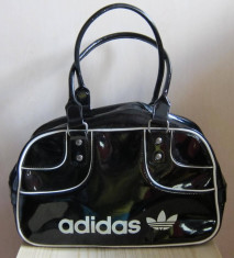 Geata dama ADIDAS, lacuita, originala, stare buna, marime medie, negru cu alb - MODEL SPORT-CASUAL!!! foto