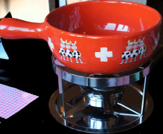 Tigaie din ceramic (caquelon) Swiss Team Red pentru fondue foto