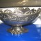 285-Fructiera cosulet gen carafa din metal cu model floral vita de vie,