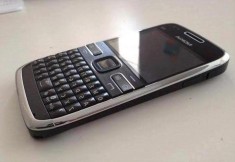 NOKIA E72 . ACCEPT VARIANTE ! OFER DIFERENTA ! foto