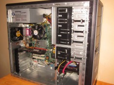 Sistem Acer Veriton 7700GX Intel Core 2 Quad Q6600 socket 775 (4GB DDR2, pl video Nvidia 8400GS 1G,GDDR 3 , HDD 320GB) foto