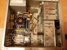 Vand sistem PC complet (doar unitate centrala), AMD Sempron 3000+, 512 MB RAM, video GeForce FX 5200 256 MB, HDD 80GB foto