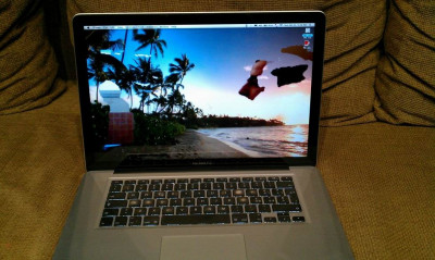 MacBook Pro A1286 in excelenta stare.Pret 900 euro neg. foto