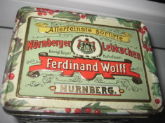 Cutie metalica ,,Ferdinand Wolff &amp;quot; cu frumos design coloristic, foto