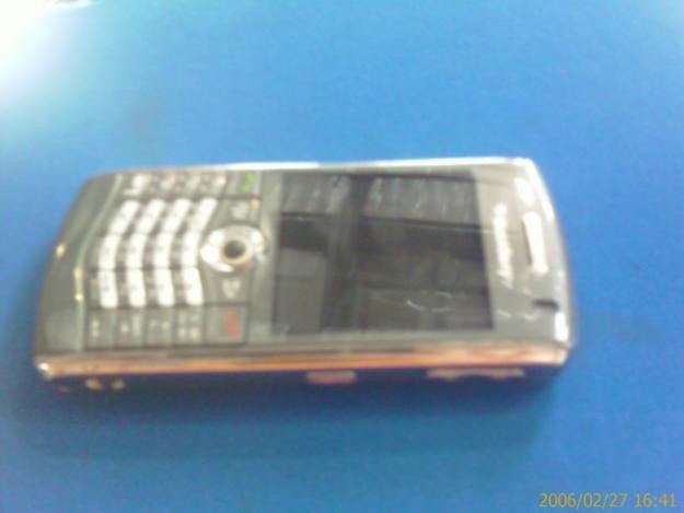Salut vand BlackBerry Pearl 8120 camera 2 MG casti, incarcator.Bateria telefonului tine 3 zile,este folosit. Pret 200 ron neg.170 ron