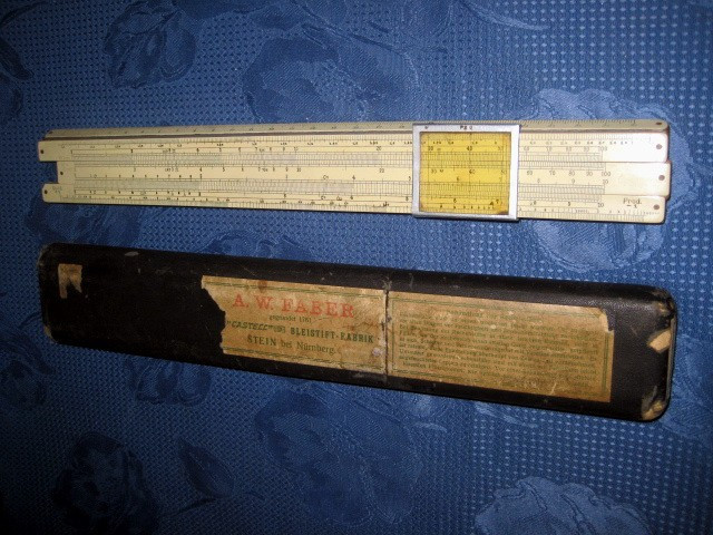 Rigla Faber veche cu cutie originala, lungime 30 cm, latime 5 cm. |  Okazii.ro