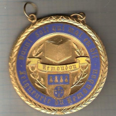 C30 Medalie mare - Seigneurie du Remoudou (o confrerie care produce branzeturi)- Franta-marime circa72x78mm -greutate aprox.85 gr -starea care se vede
