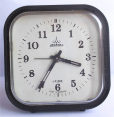 ceas de masa ARADORA, 4 rubine, made in Romania foto