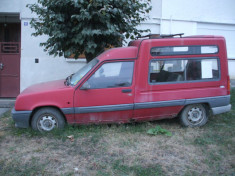 dezmembrez Renault Rapid 1,6 diesel foto