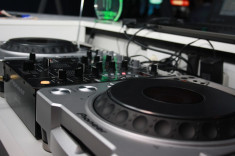 2 x Pioneer 800 MK2 + Mixer DJM 400 foto