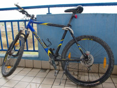 Bicicleta mountain bike Specialized foto