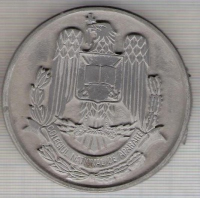 C75 Medalie Colegiul National de Aparare -Romania -Fondat 1992-(Proba) -marime circa 64 mm -greutate aprox. 72 gr -starea care se vede foto