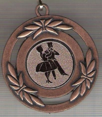 C83 Medalie de Concurs de Dans -cu panglica tricolor -marime circa 50x55 mm -greutate aprox. 22 gr -starea care se vede foto