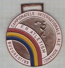 C92 Medalie ATLETISM Campionatele Internationale ale Romaniei, Bucuresti 1989 -marime circa 60x66 mm -greutate aprox. 20 gr -starea care se vede foto