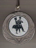 C95 Medalie de Concurs de Dans - cu panglica tricolora -marime circa 40x45 mm -greutate aprox. 21 gr -starea care se vede
