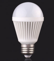 Bec LED 10W soclu E27 220V 750 lumeni cu LEDuri sub suprafata opaca (echivalent 100W) foto
