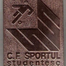 C146 Medalie C.F. SPORTUL STUDENTESC -FONDAT 1916 BUCURESTI -marime circa 60x75 mm -greutate aprox. 46 gr- starea care se vede