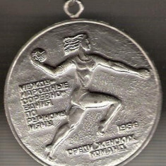 C162 Medalie HANDBAL Feminin 1986 -URSS -panglica albastra -marime circa 50x56 mm -greutate aprox. 83 gr -starea care se vede