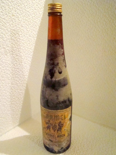 Vin vechi (1948 ) CARMEL HOCK extra fine dry wine (64 ani vechi)original,  Demi-sec, Alb, Asia | Okazii.ro