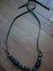 Pandantiv handmade vintage sfere bile sticla si metal recipient lantisor snur verde tres chic foto