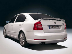 vand eleron portbagaj skoda octavia 2 vrs rs foto