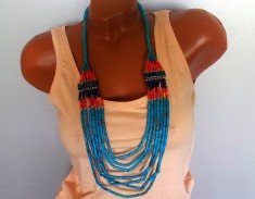 Colier Bershka turquoise / portocaliu/ albastru. foto