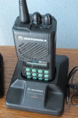Kit 2 statii radio emisie receptie MOTOROLA GP600 (walkie talkie) foto