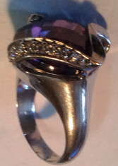 Un inel de argint 925 cu piatra semipretioasa mov diametru 2 cm foto