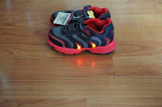 Pantofi sport baieti OshKosh B&amp;#039;gosh Light Up foto